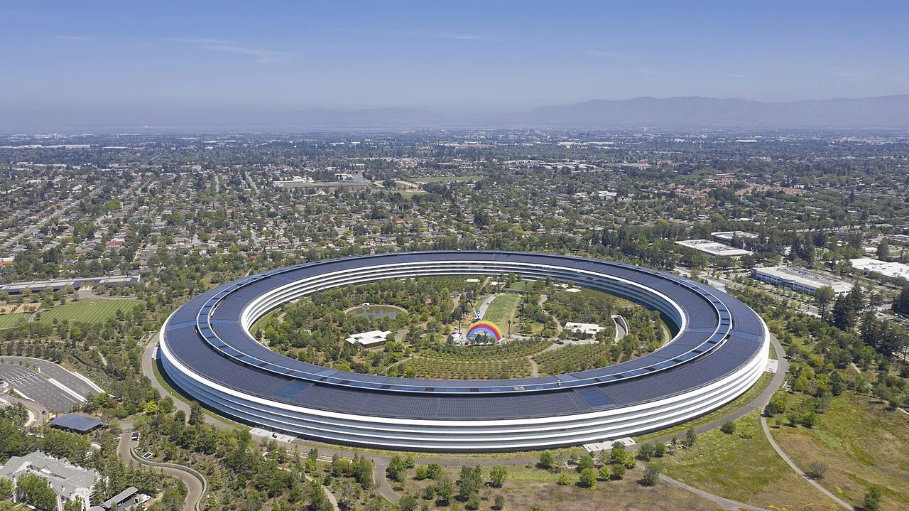 Aerial view of Apple Park in Cupertino, California.